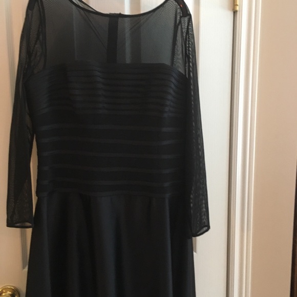 Black tie evening dress. See through bodice. - Picture 4 of 7